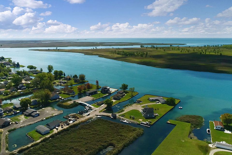 South channel yacht club lots available 18