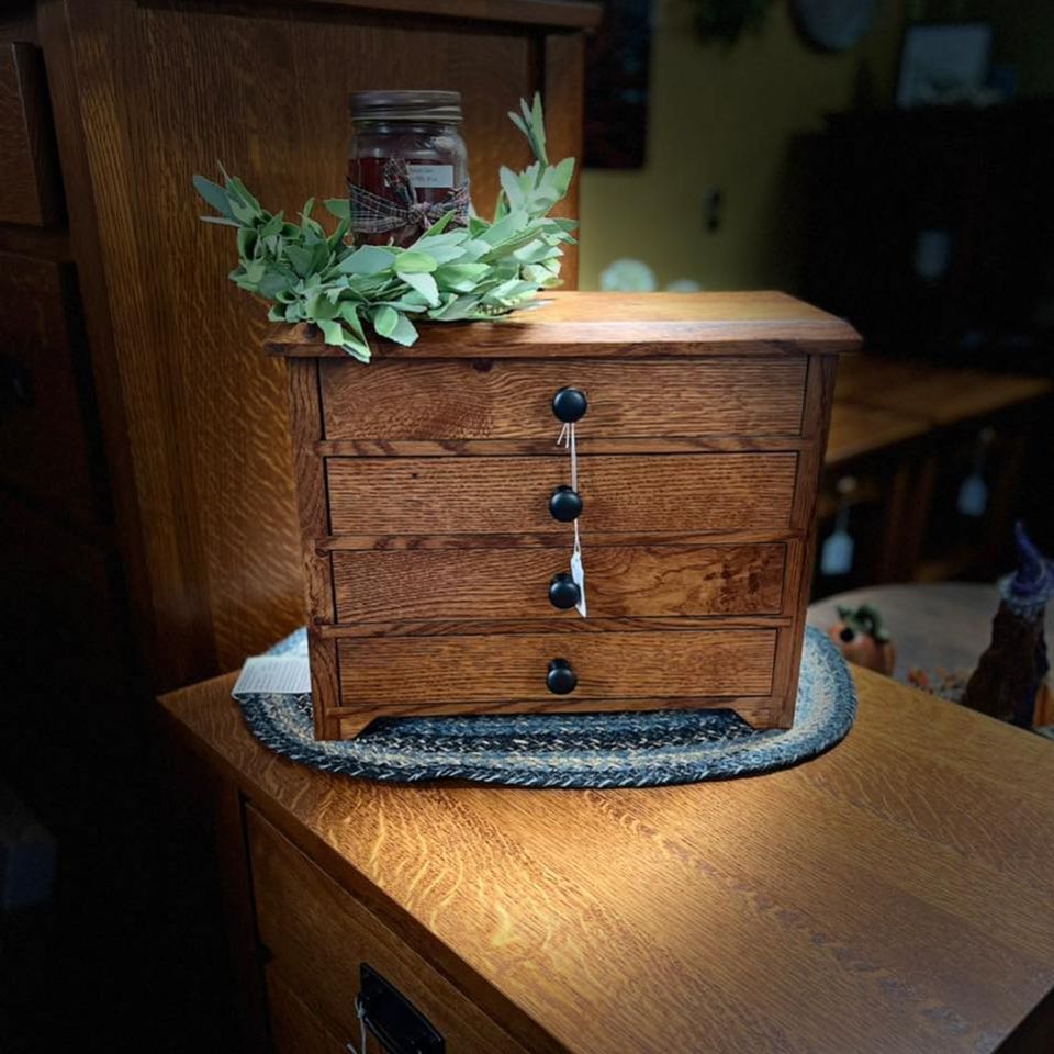 Heirloom Furniture & Gifts custom Amish end table