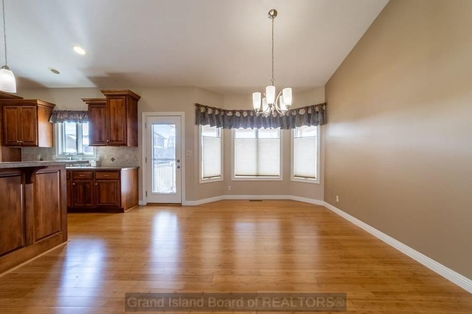 3811 meadowlark cir grand island ne 68803 b 3