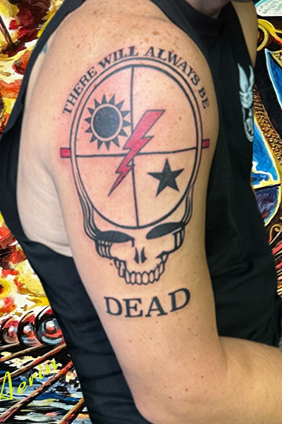 Aerin skull with lightening bolt