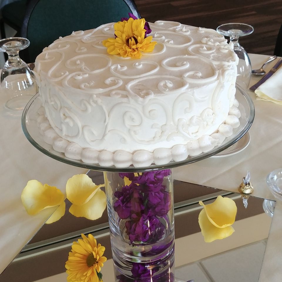 Wed cake 11820180617 21613 e6gdzm