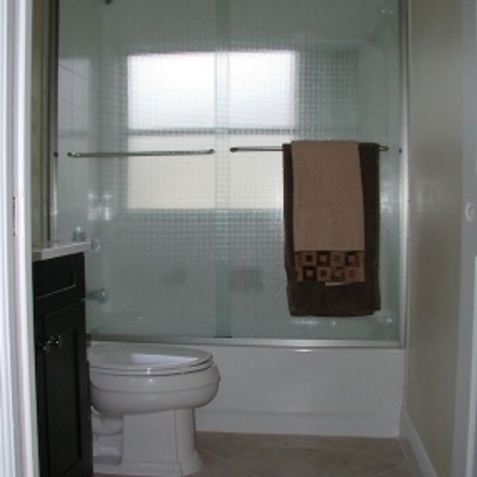 288x288 1384446902showerdoorpics004