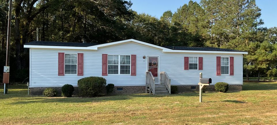 For sale 157 dollie ln  albertosn nc  198 000.00