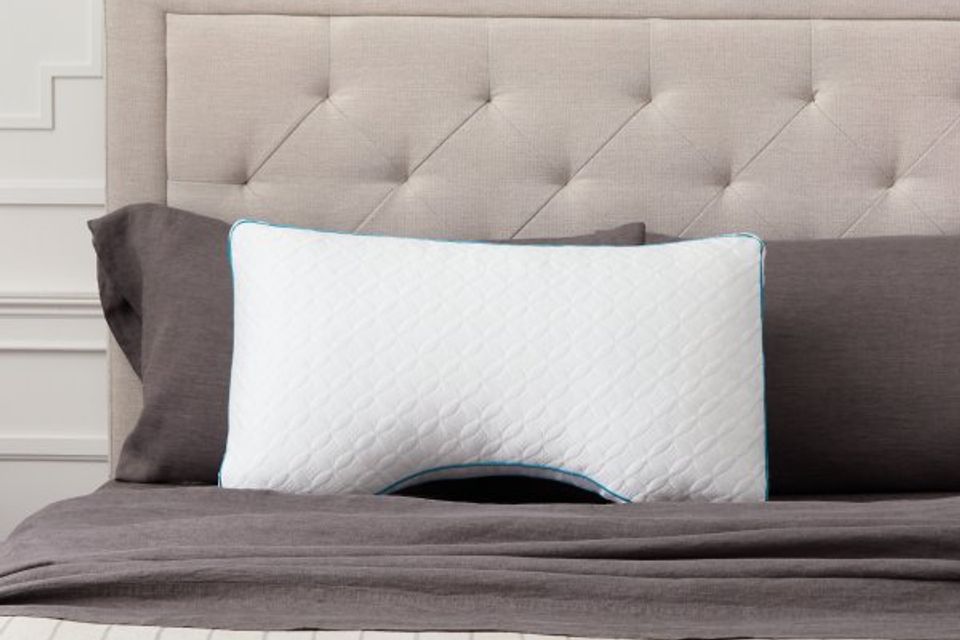 Zzqqscpehfsd maloufflexfillshouldercutoutpillow encroppedstraightweb1741281467 600x600