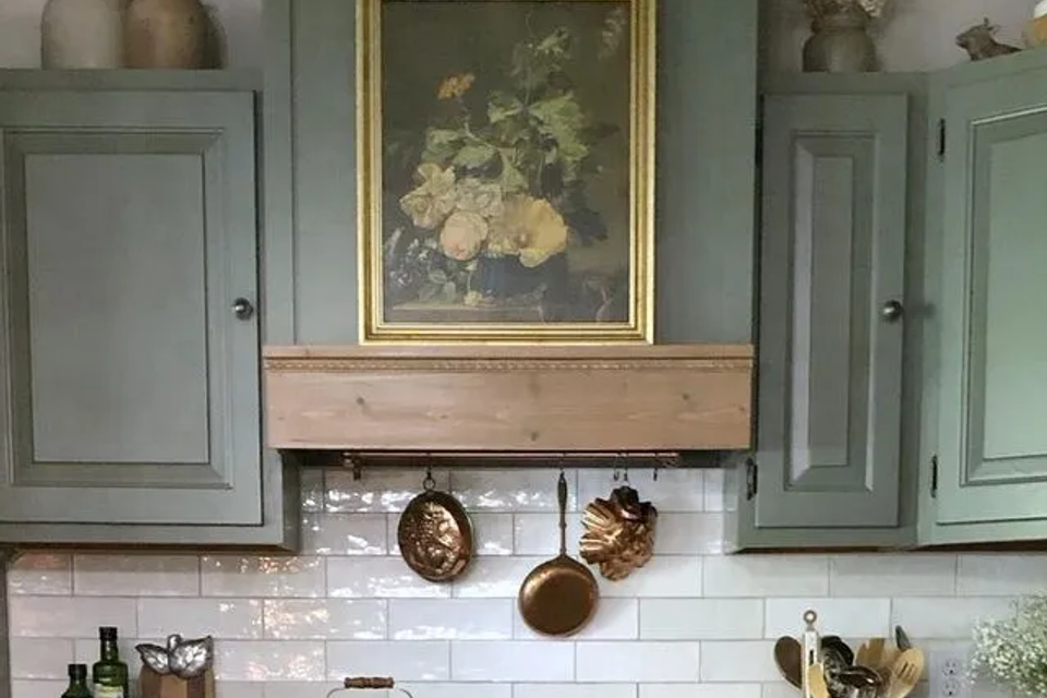 traditional-painted-cabinets