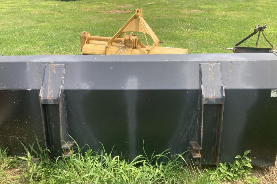 Bucket back