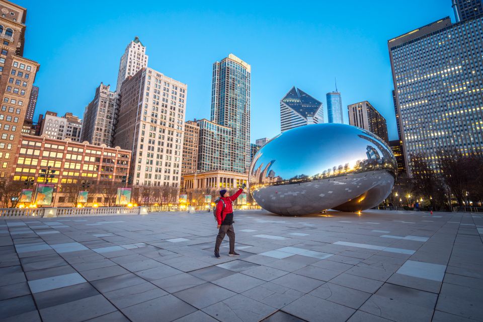 the Cloud Gate or The Bean in the morning in Millennium Park, Chicago, Illinois