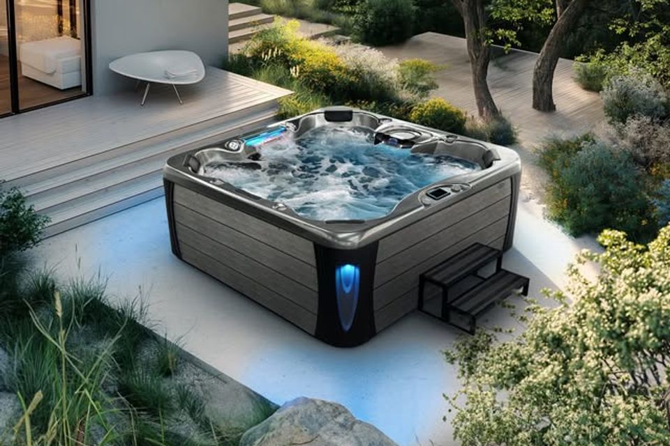 Hot tub 4