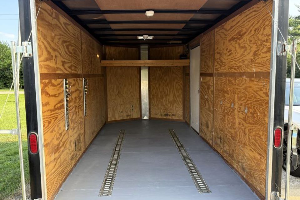 7x16 Enclosed Trailer (interior)