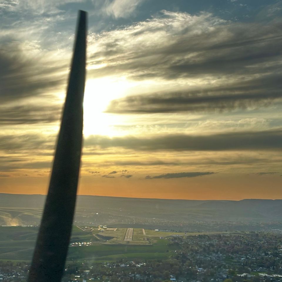 Hells Canyon Flight Instruction in Lewiston Idaho Propeller w-Lewiston in background-2