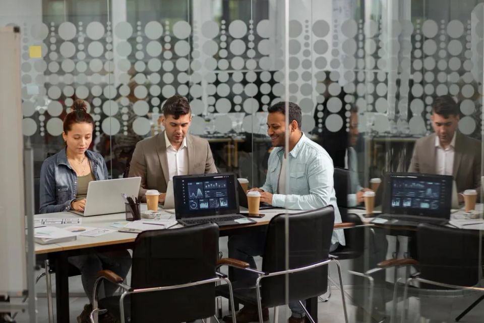 Modern equipped computer lab   siteswan export original