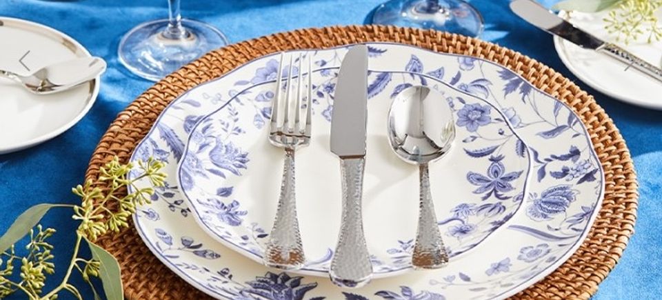 Rattan walnut charger