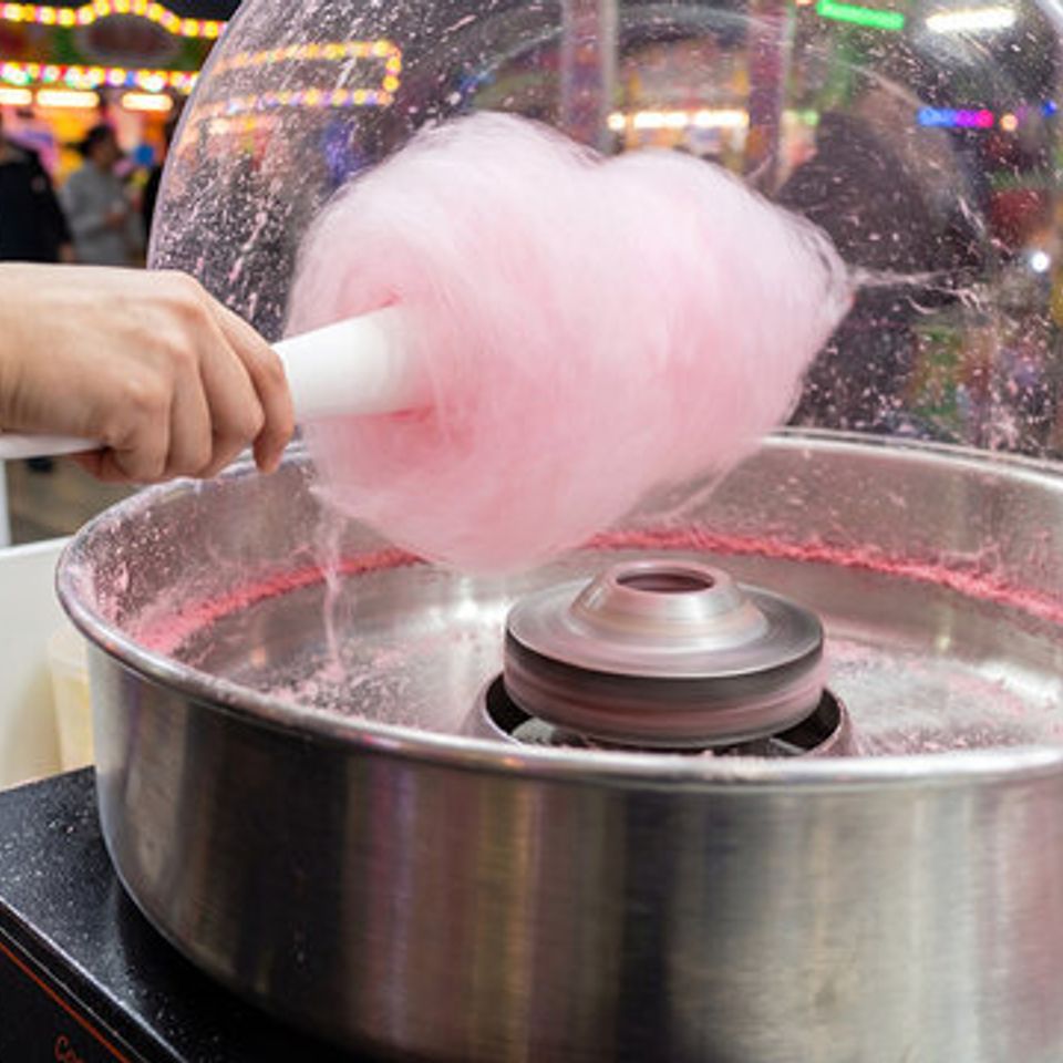 Cotton candy machine 