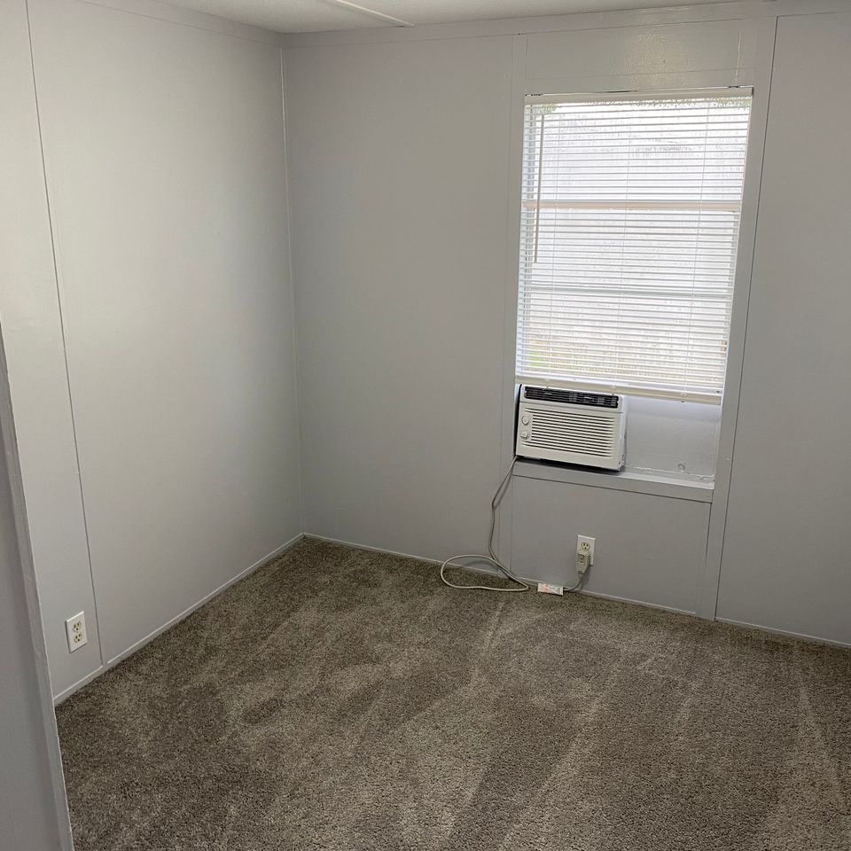 Lot 15 middle room