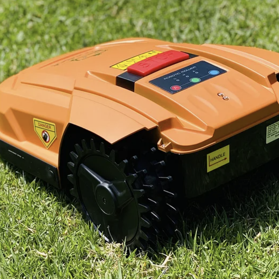 Moebot amazing robot lawn mower