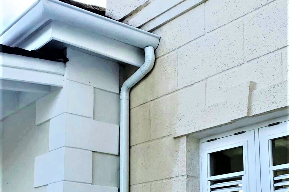White half round gutter