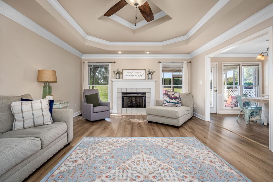 21 web or mls 7 elizabeth cir   clear lens real estate photography 19