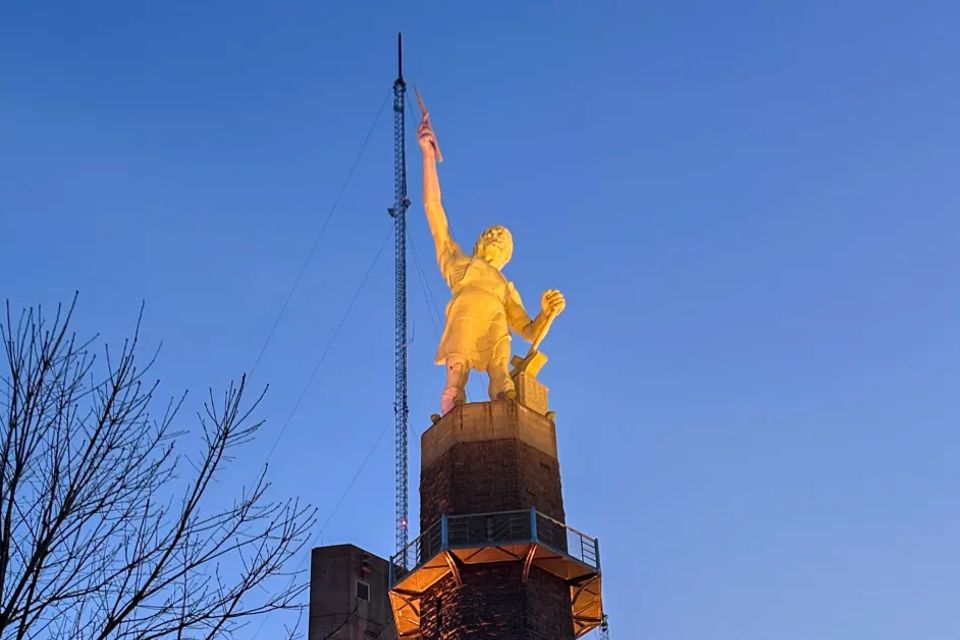 Vulcanyellow 1 scaled