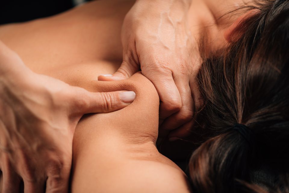 A deep tissue massage aspire 2