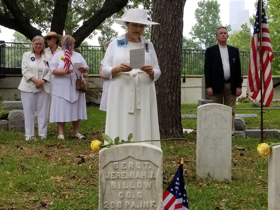 Vali reyes at grave   auxiliary