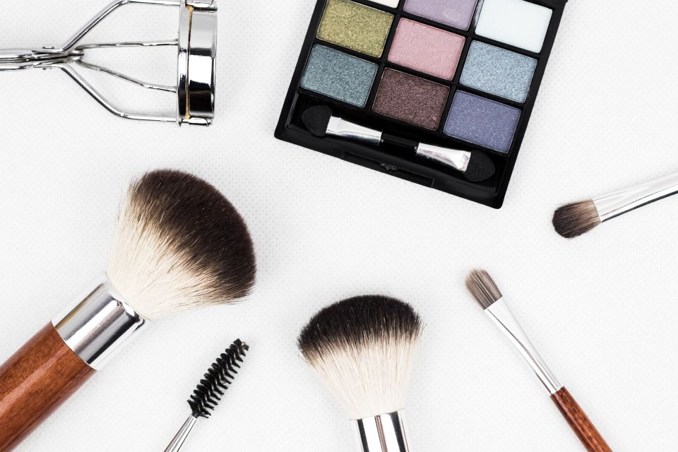 Makeup brushes g0e2b8a834 1920