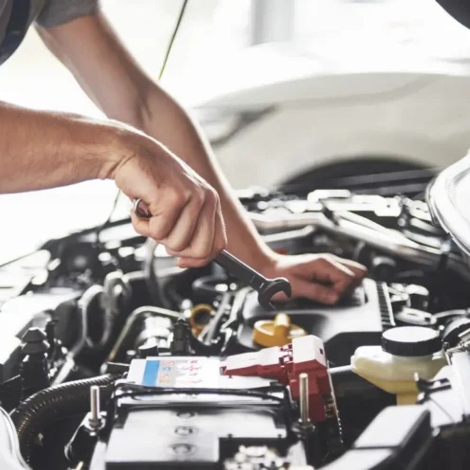 Clearviewcarcare mainimage mechanic comp 768x496