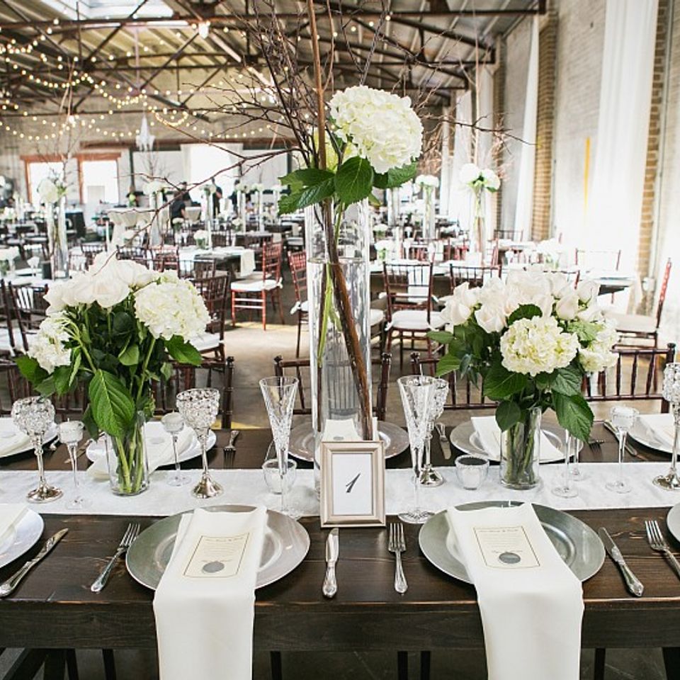 Wedding   flowers on table