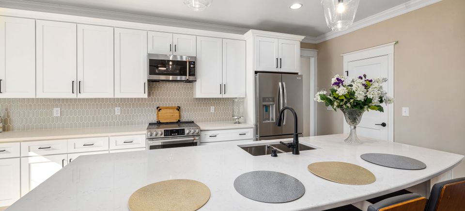 19 web or mls 7k5a2945