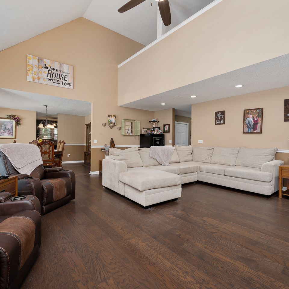 114 jamestown rd 14