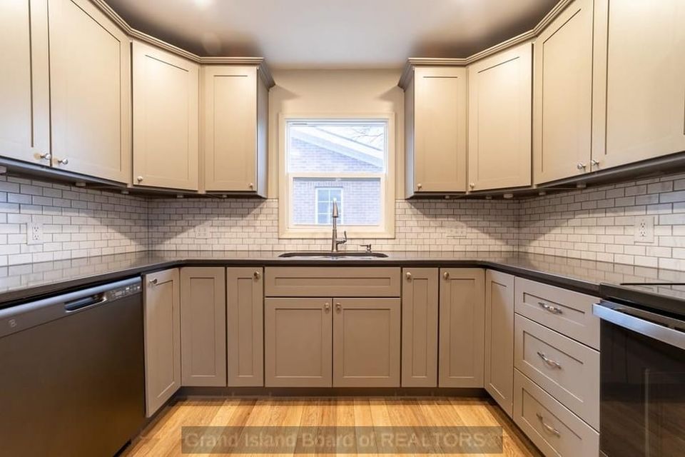 716 s blaine grand island  ne 68803 a 7