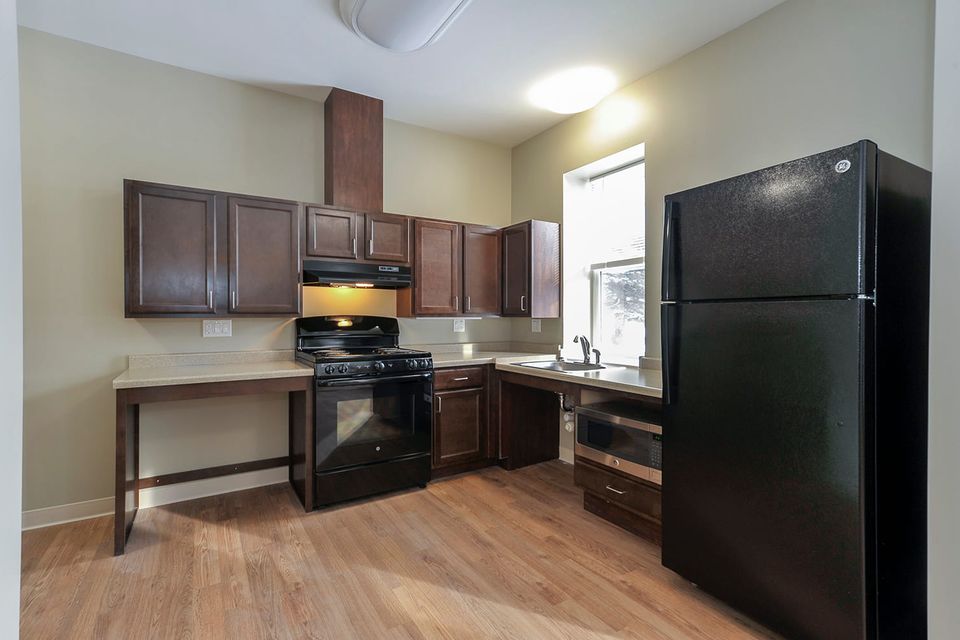 Leavitt avenue apartments (3)