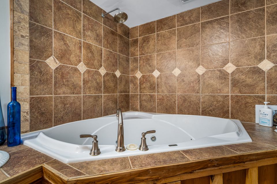 Beulah basement bath.2