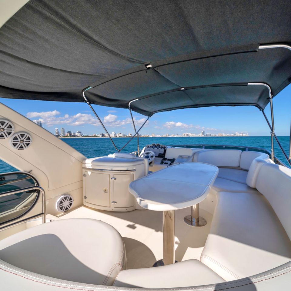60 azimut flybridge 05