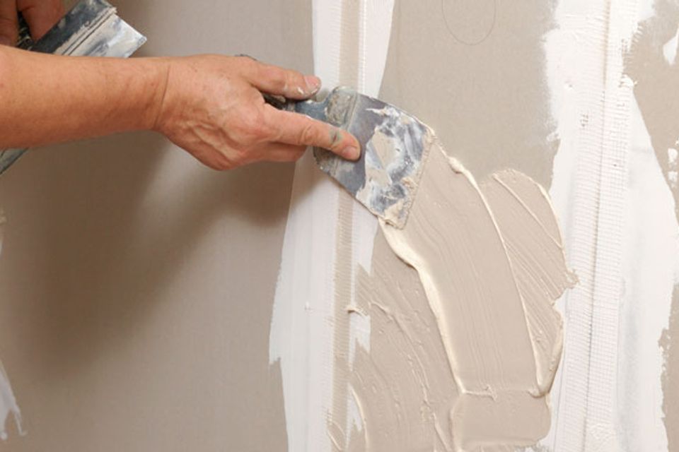 4 easy steps to patching a hole in drywall