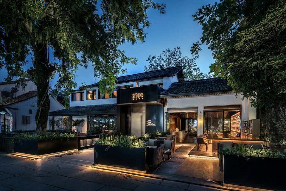 Landscape Lighting Connection | Commercial exterior lighting