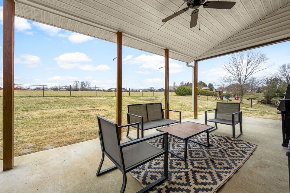 22 web or mls 9 elizabeth cir exteriors   clear lens real estate photography 20