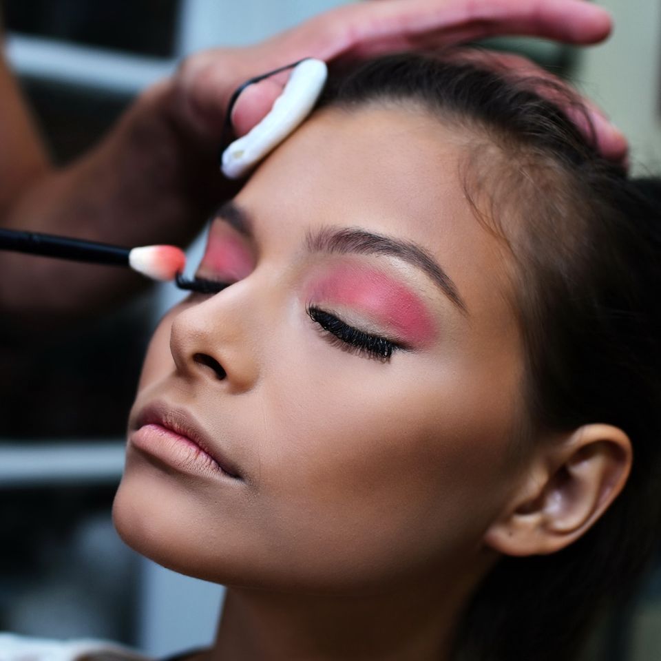 beauty salon makeup