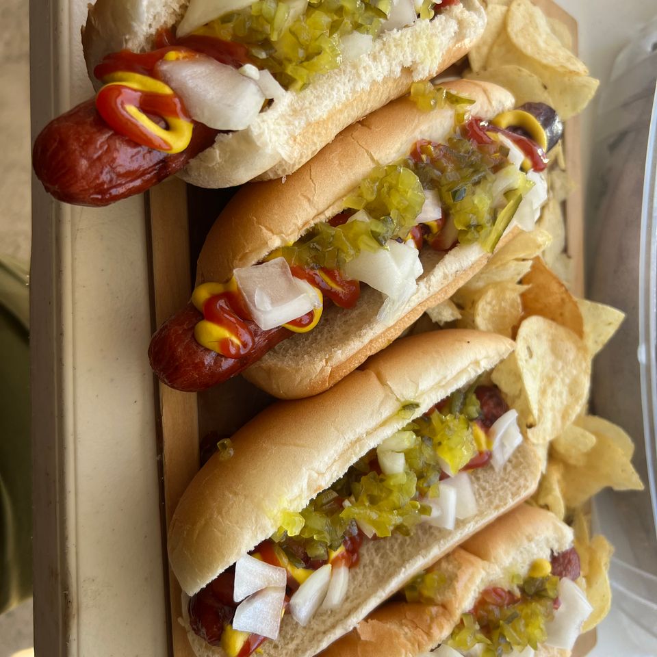 Daves meat and buns  hot dogs