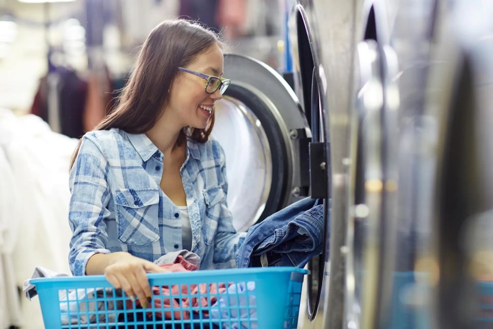Cleaning laundry