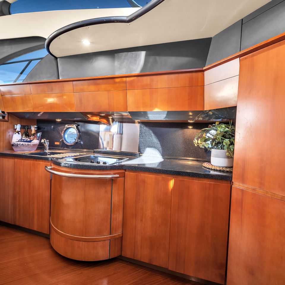 60 azimut flybridge 10