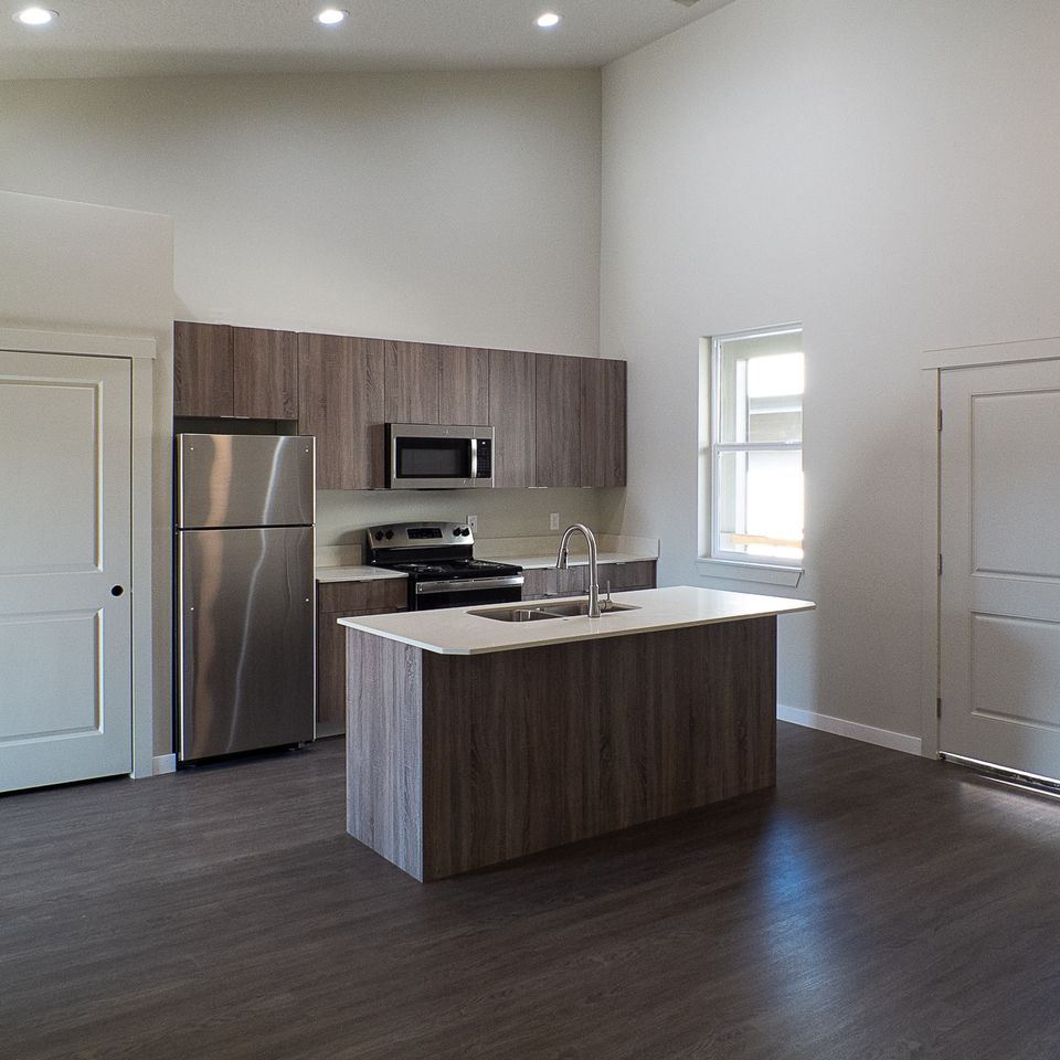 Middle   kitchen caldwell id apartment