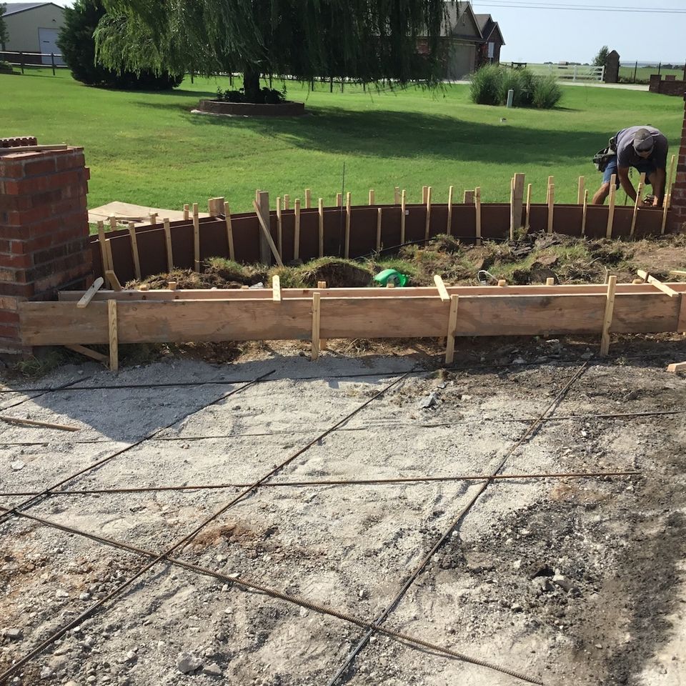 Select outdoor solutions  tulsa oklahoma  new concrete driveway replacement  engineered concrete driveway replacement repair contractor construction company  photo aug 16  10 13 54 am