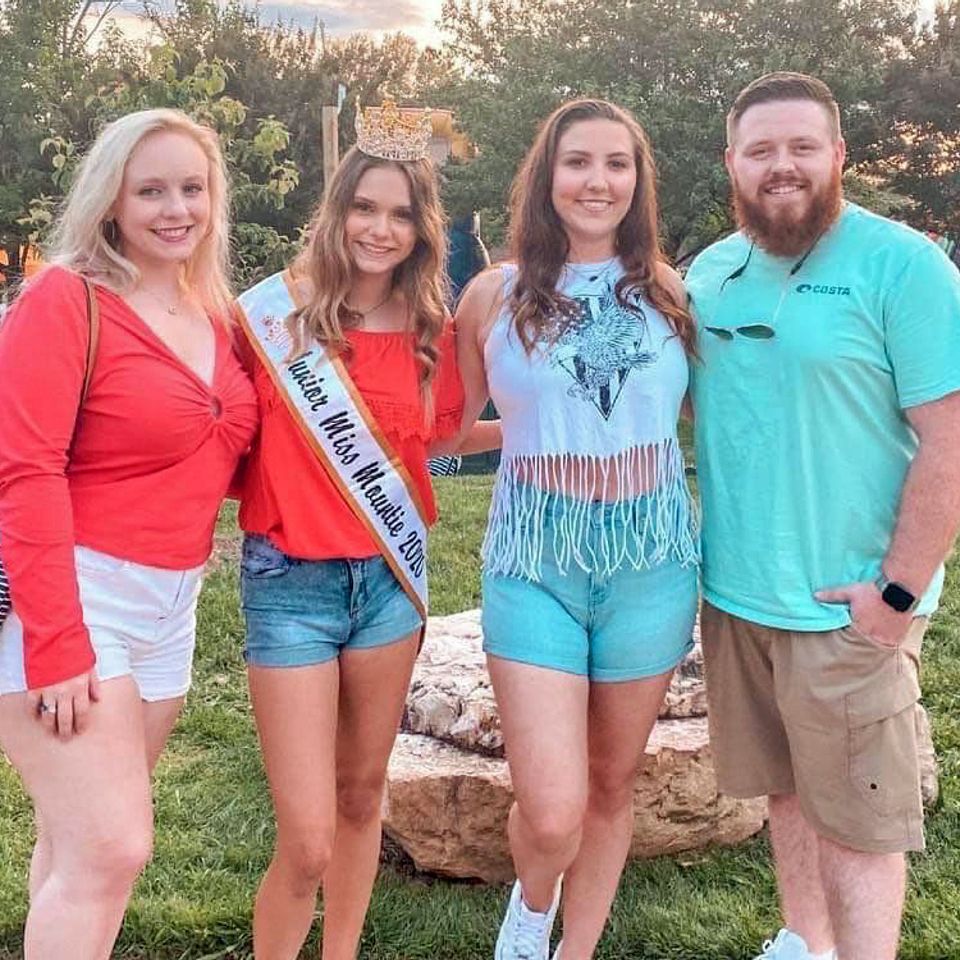 Junior miss mountie