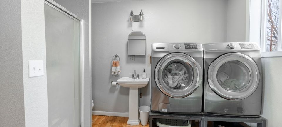 16 web or mls 201 edwards ave 20