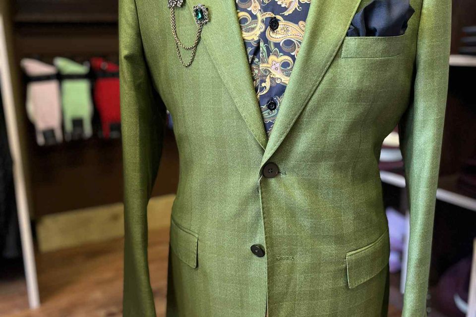 T   v sports coats