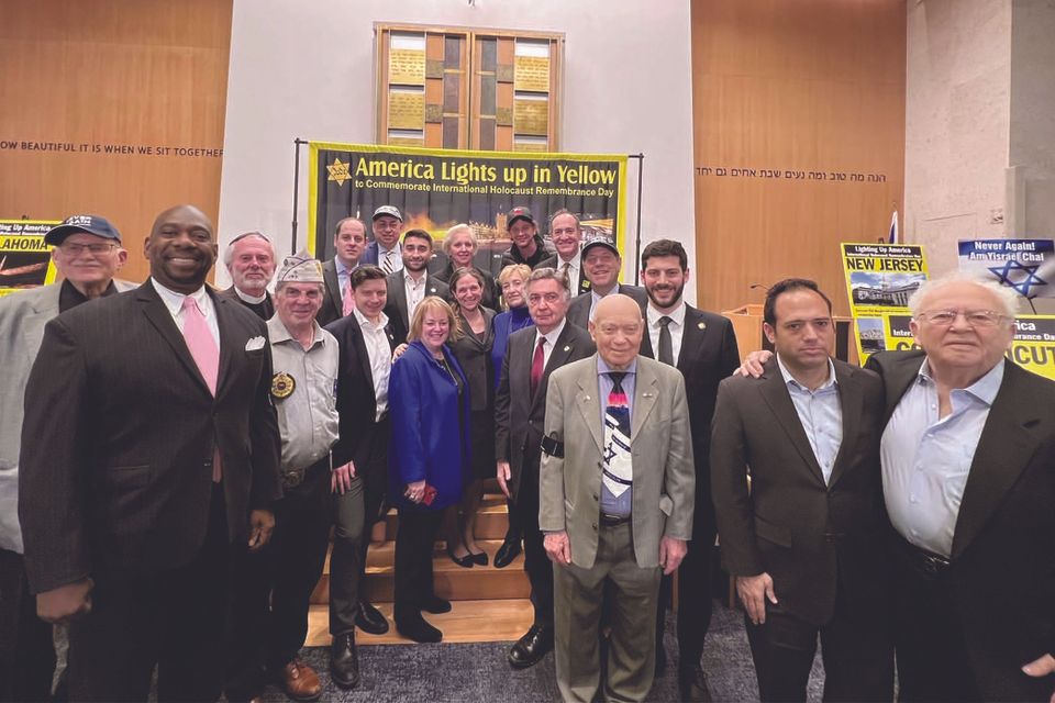 America lights up yellow group