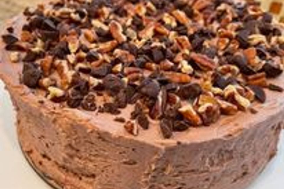 Chocolate pecan cake
