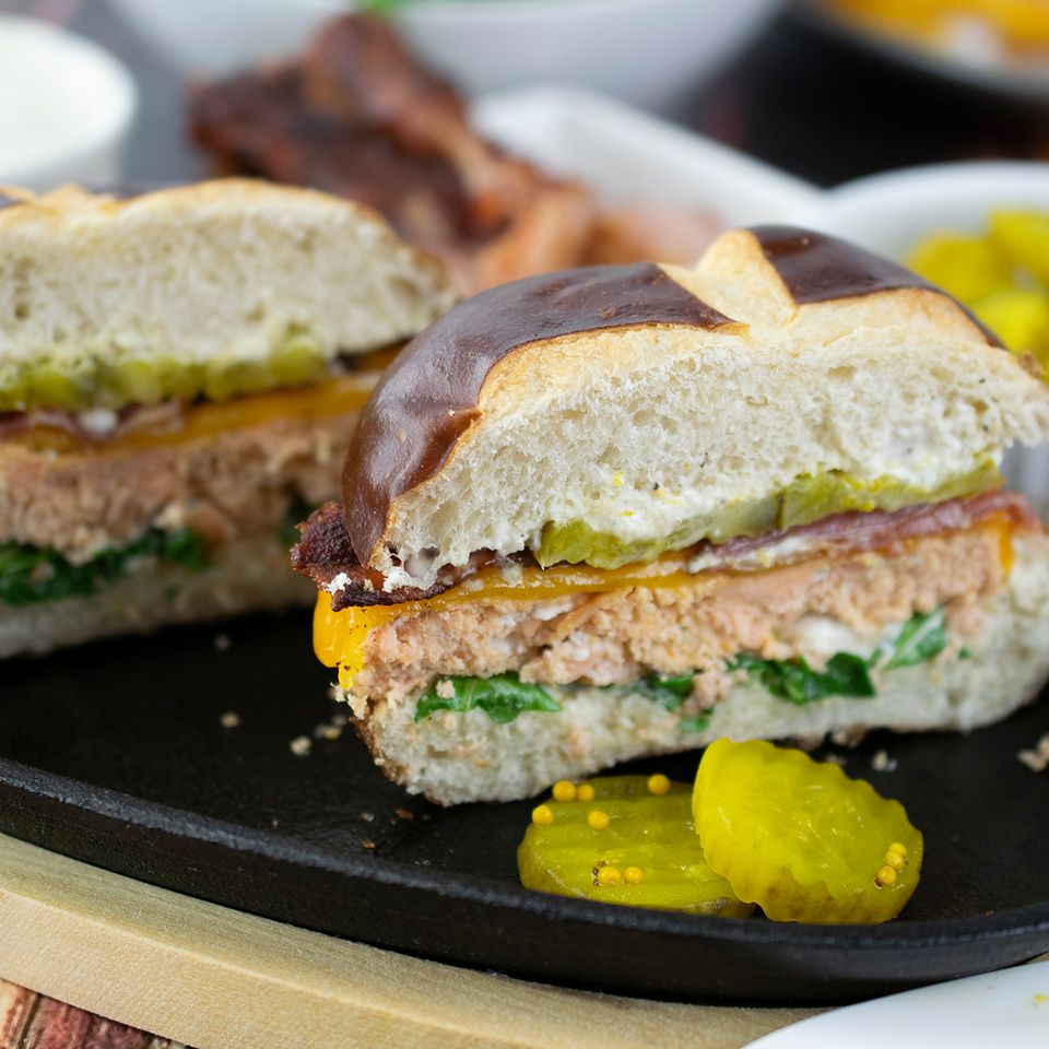 15735 vid salmon burger