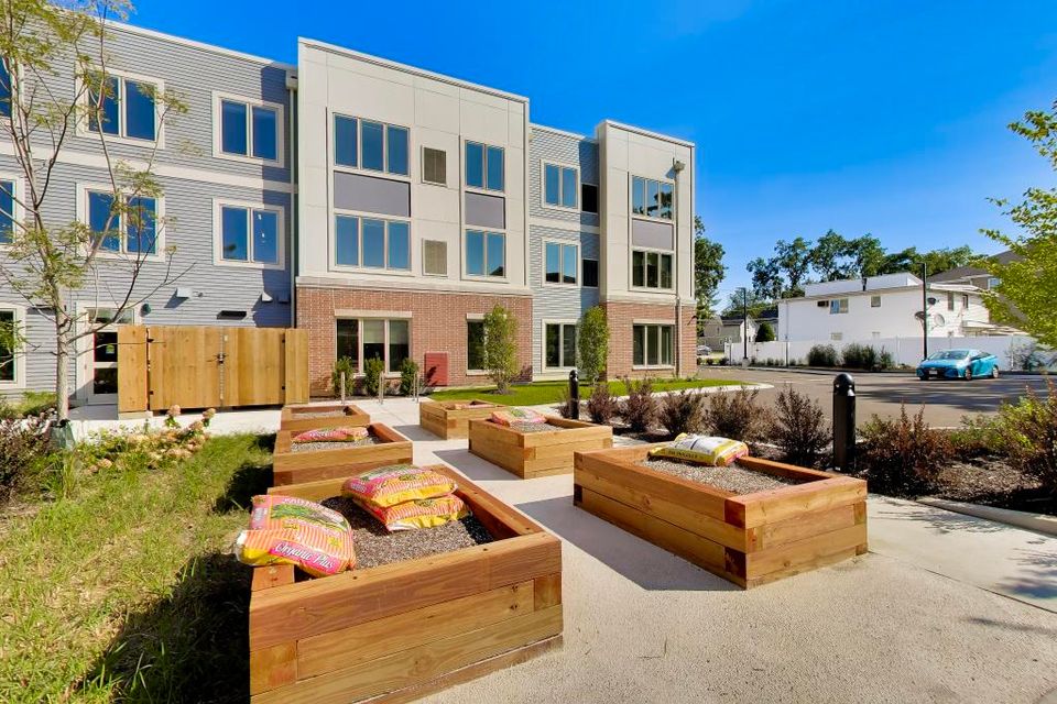 Brush hill apartments (1)