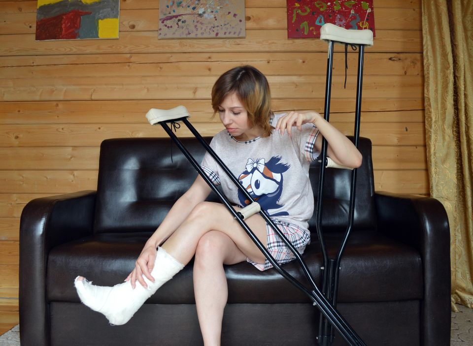 Crutches g1749f3e6d 1920